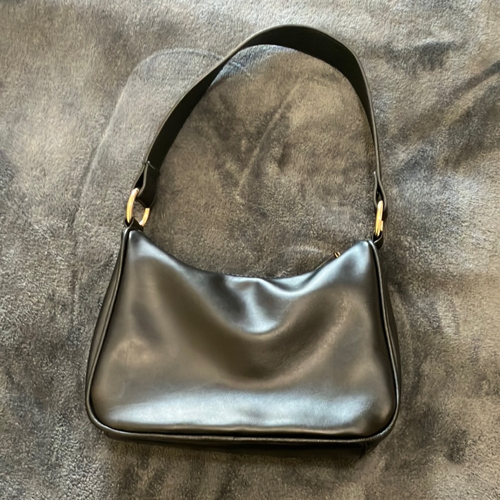 Black shoulder bag